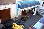 Unloading luggage-6.jpg